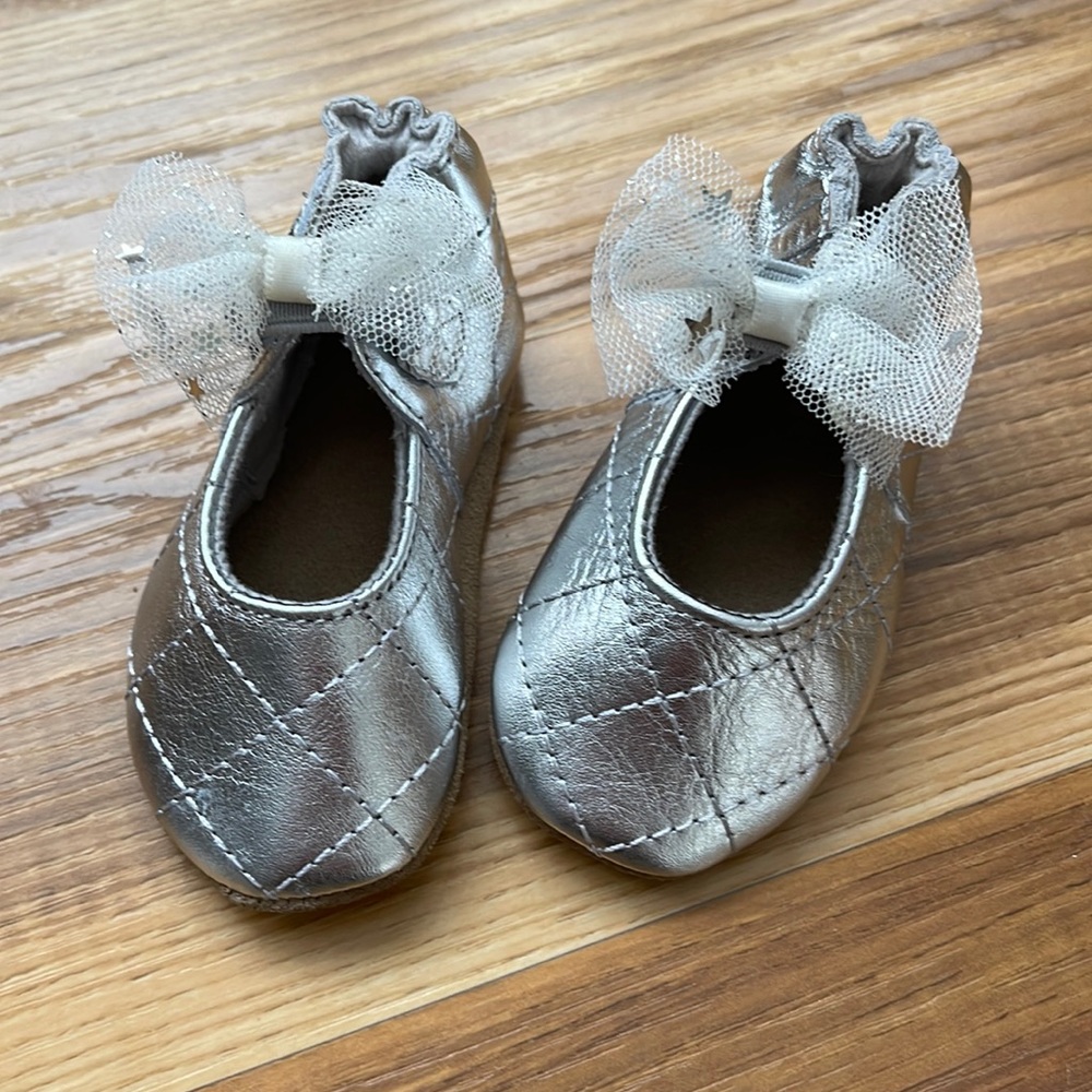 Robeez moccasins flat shoes slippers baby girl infant silver bow stars soft sole
